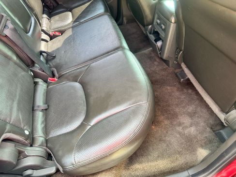 Used 2011 Nissan Pathfinder Silver AWD/4WD image 23