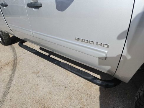 Used 2011 Chevrolet Silverado 2500 LT w/ Interior Plus Package image 11