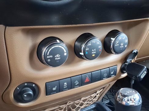 Used 2013 Jeep Wrangler Sahara w/ Connectivity Group AWD/4WD image 17