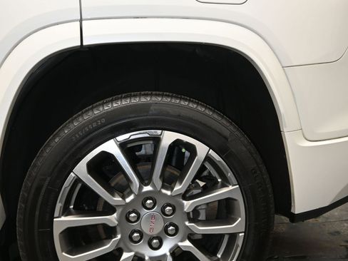 Used 2022 GMC Acadia Denali w/ Denali Technology Package image 13