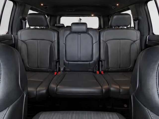 Used 2023 Jeep Wagoneer L Series III w/ Preferred Equipment Group AWD/4WD image 16