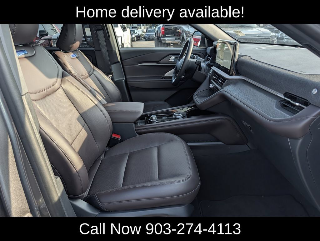 Used 2026 Ford Explorer Platinum RWD image 33