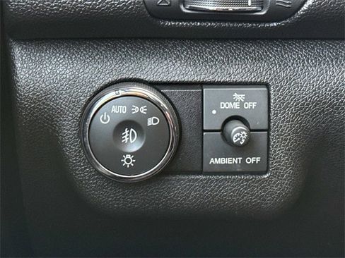 Used 2016 Chevrolet Traverse LT w/ Style and Technology Package image 19