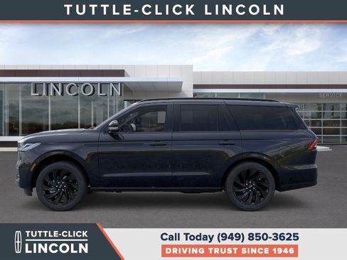 New 2026 Lincoln Navigator Reserve AWD/4WD image 3