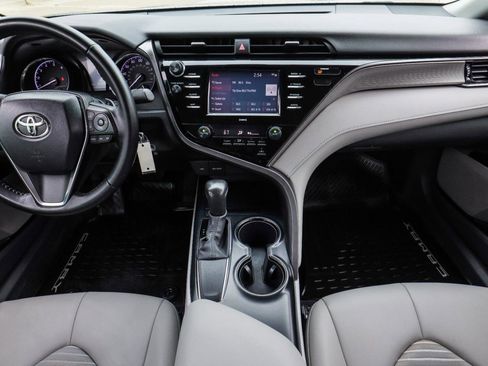 Used 2020 Toyota Camry SE FWD image 23