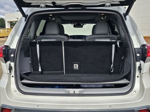 Used 2018 Toyota Highlander Limited Platinum image 30