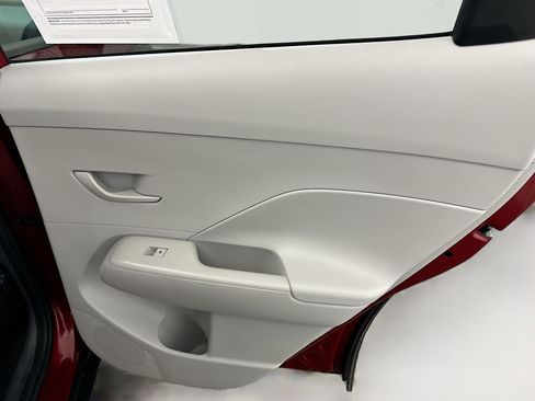 Used 2024 Hyundai Kona SEL image 31