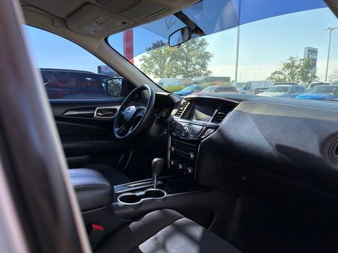 Used 2020 Nissan Pathfinder S FWD image 34