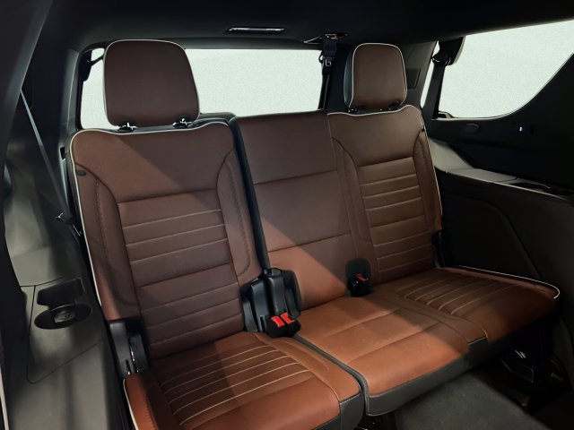 Certified 2024 GMC Yukon Denali Ultimate w/ LPO, Illumination Package AWD/4WD image 10