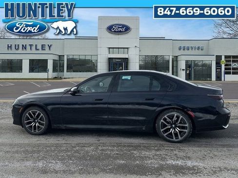 Used 2024 BMW 740i xDrive image 7