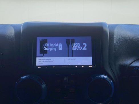 Used 2018 Jeep Wrangler Unlimited Sahara AWD/4WD image 6