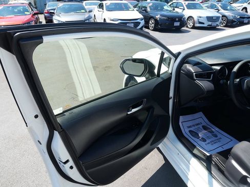 Used 2020 Toyota Corolla LE FWD image 15