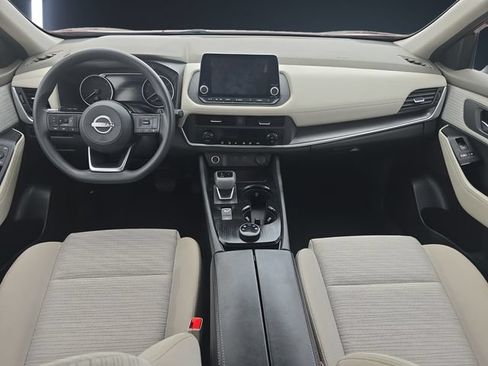 Used 2023 Nissan Rogue SV AWD/4WD image 10