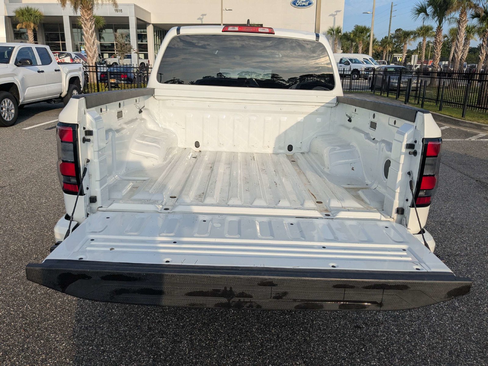 Used 2023 Nissan Frontier SV w/ Midnight Edition Package RWD image 13