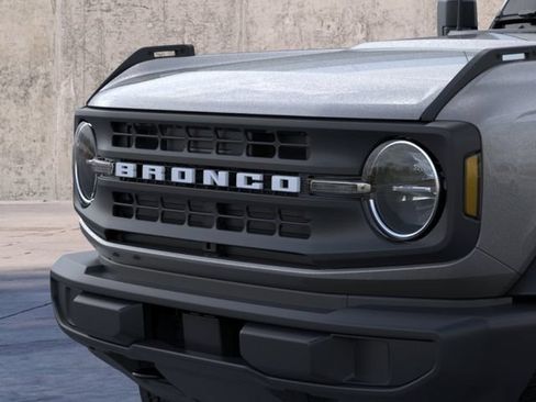 New 2025 Ford Bronco 4-Door AWD/4WD image 19