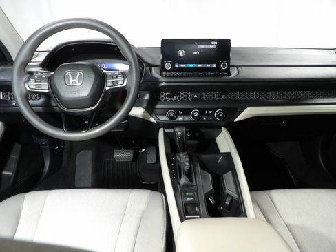 Used 2025 Honda Accord LX image 16