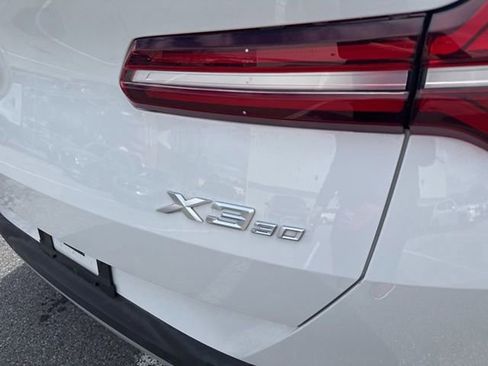 Certified 2025 BMW X3 xDrive30i w/ Premium Package image 9