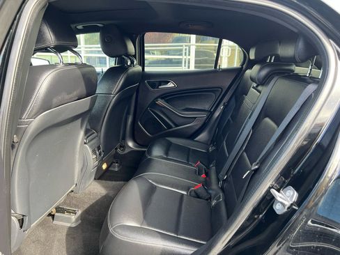 Used 2018 Mercedes-Benz GLA 250 image 12