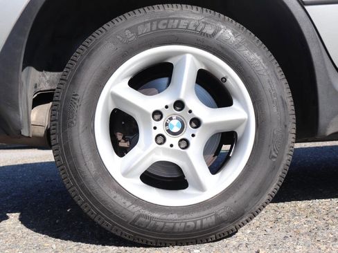 Used 2002 BMW X5 3.0i image 12