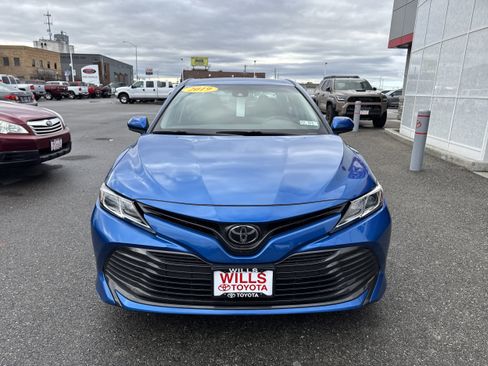Used 2019 Toyota Camry LE image 5