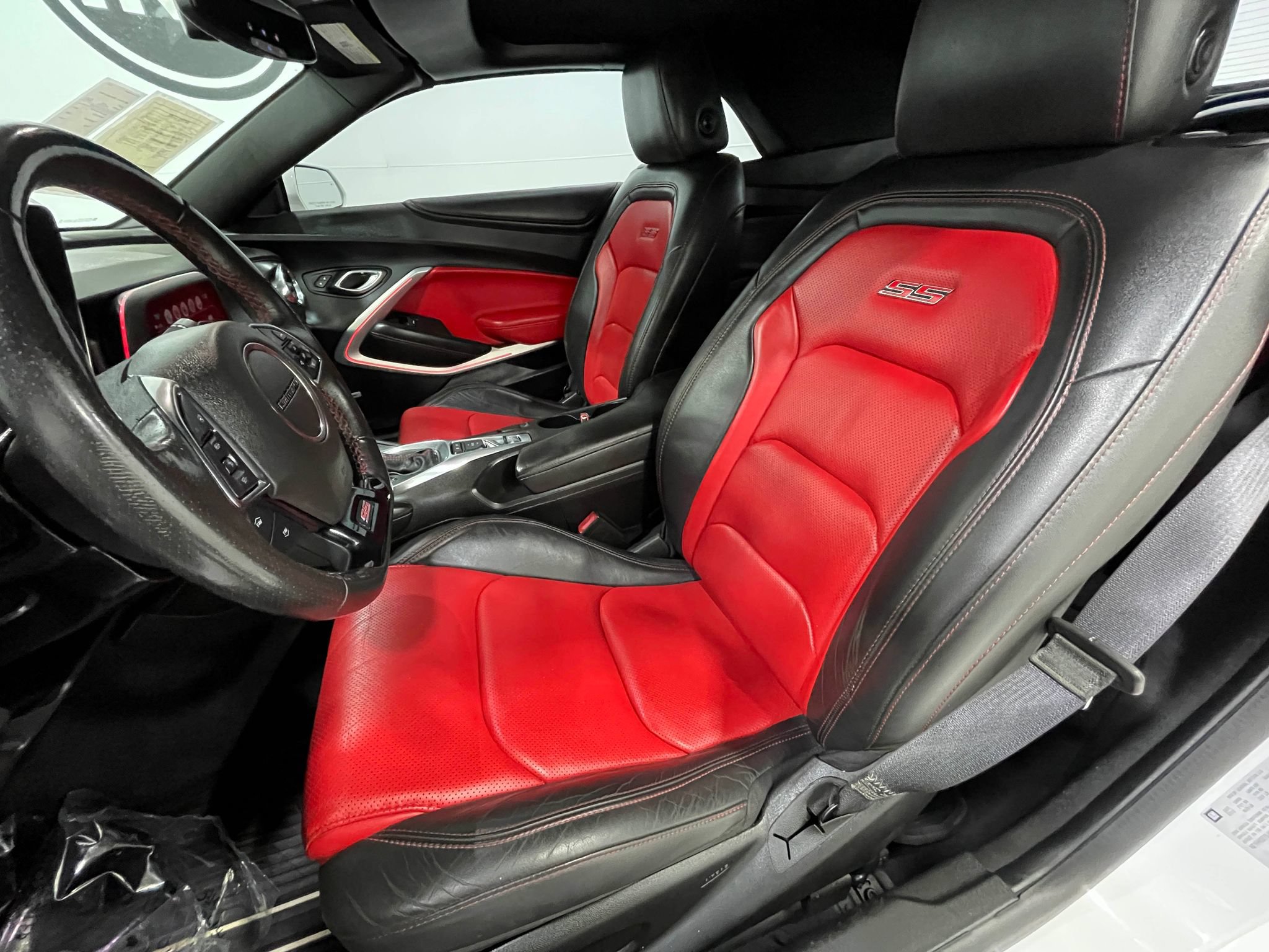 Used 2018 Chevrolet Camaro SS RWD image 13