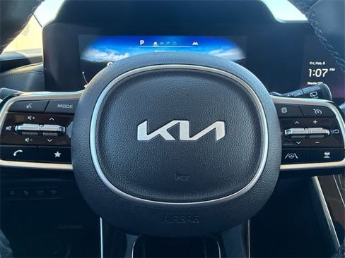 Used 2023 Kia Carnival SX Prestige image 31