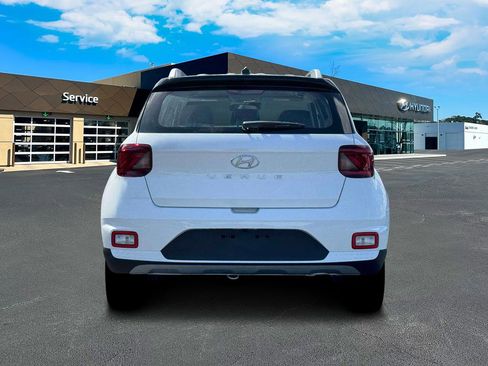 New 2026 Hyundai Venue SEL image 7