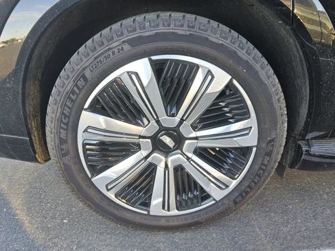 Used 2025 Cadillac Escalade IQ Luxury 1 image 4