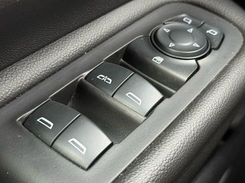 Used 2024 GMC Terrain SLE AWD/4WD image 17