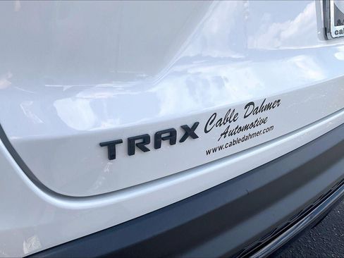 Used 2025 Chevrolet Trax RS w/ Sunroof Package FWD image 31