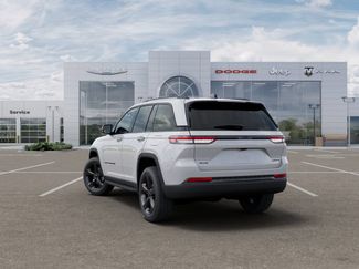 New 2025 Jeep Grand Cherokee Limited w/ Luxury Tech Group II AWD/4WD video 3