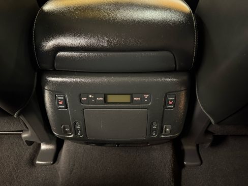 Used 2019 Nissan Armada Platinum w/ Captain's Chairs Package image 26