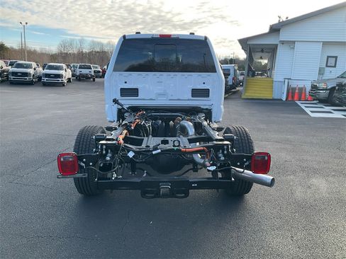 New 2026 Ford F250 XL w/ XL Chrome Package image 6