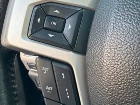 Used 2017 Ford F150 Lariat w/ Equipment Group 502A Luxury AWD/4WD image 23