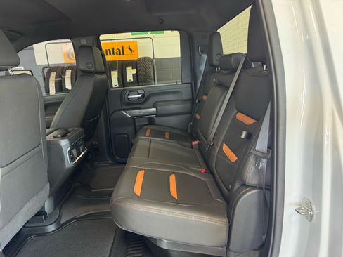 Used 2023 GMC Sierra 2500 AT4 AWD/4WD image 12