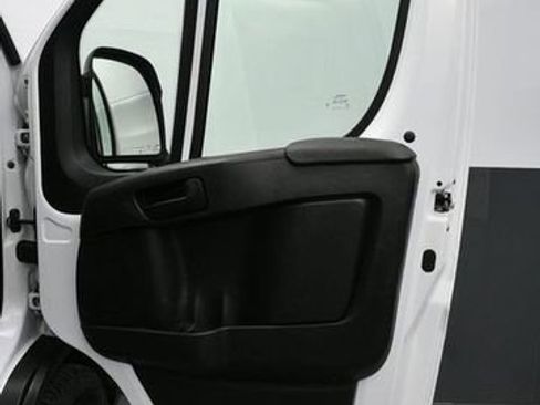 Used 2024 RAM ProMaster 2500 w/ Convenience Group image 9