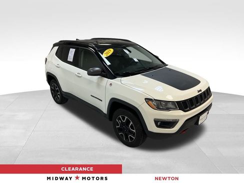 Used 2019 Jeep Compass Trailhawk image 1