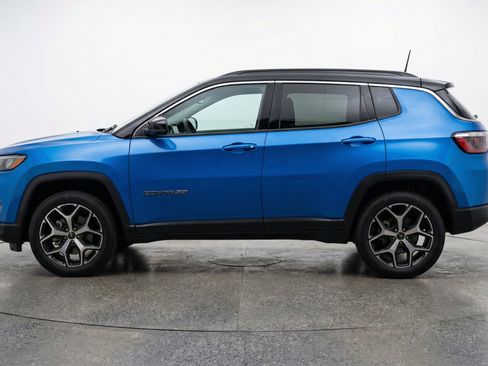 Used 2025 Jeep Compass Limited AWD/4WD image 5