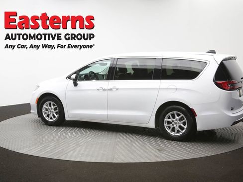 Used 2023 Chrysler Pacifica Touring-L FWD image 62