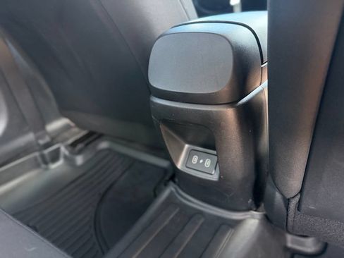 Used 2024 Hyundai Elantra SE FWD image 18
