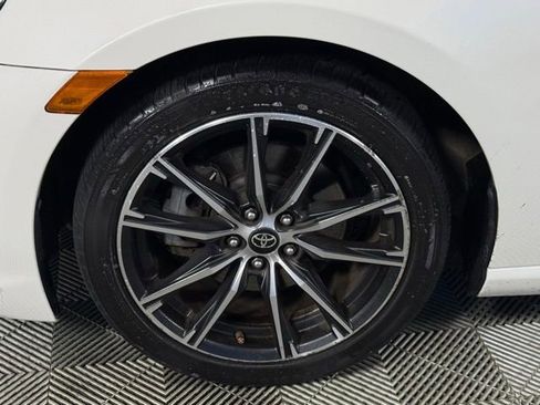 Used 2017 Toyota 86 RWD image 18