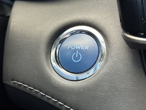 Used 2022 Toyota Highlander XLE AWD/4WD image 24