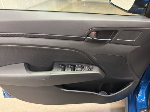 Used 2017 Hyundai Elantra Sport FWD image 15