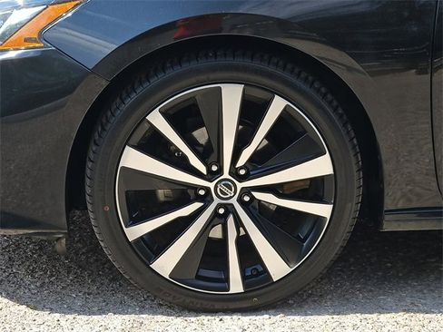 Used 2021 Nissan Altima 2.5 SR image 9