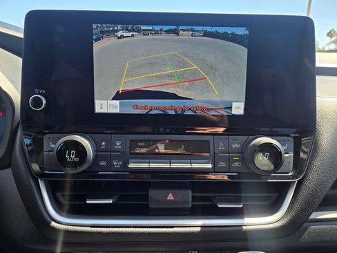 Used 2024 Toyota Grand Highlander XLE FWD image 16