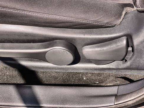 Used 2015 Nissan Sentra SV image 31