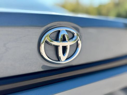 Used 2022 Toyota Corolla LE FWD image 14