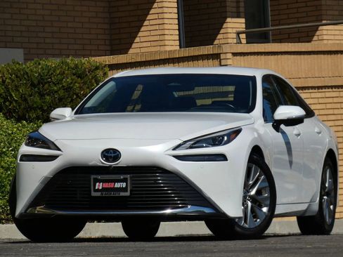 Used 2023 Toyota Mirai w/ Advanced Technology Package image 18