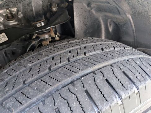 Used 2024 Nissan Frontier SV AWD/4WD image 12