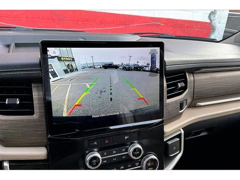 Used 2024 Ford Expedition Limited image 24